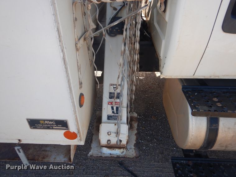 image for item DJ4910 2009 International 4300  bucket truck