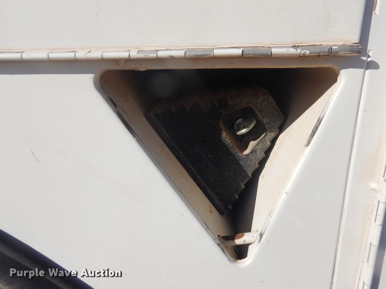 image for item DJ4910 2009 International 4300  bucket truck