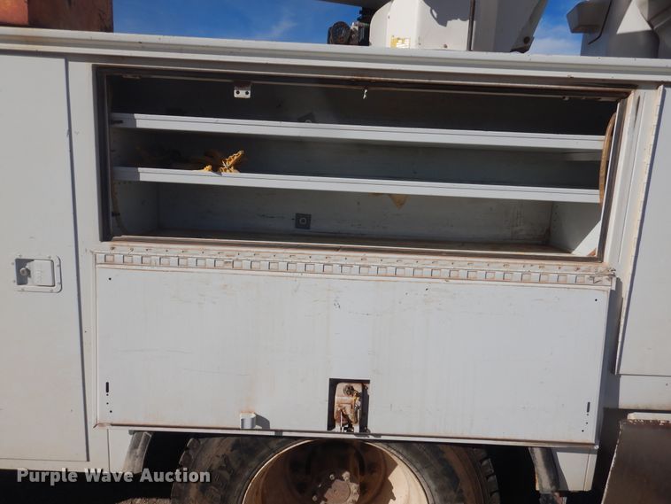 image for item DJ4910 2009 International 4300  bucket truck