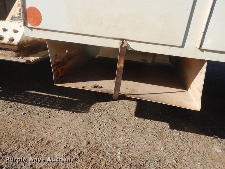 image for item DJ4910 2009 International 4300  bucket truck