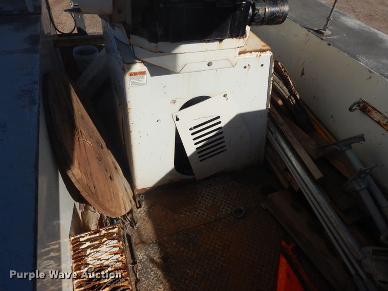 image for item DJ4910 2009 International 4300  bucket truck