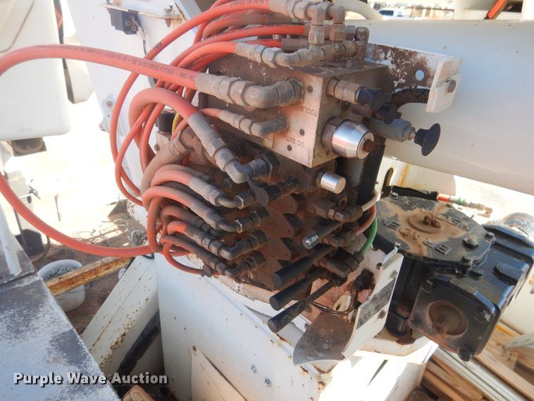 image for item DJ4910 2009 International 4300  bucket truck