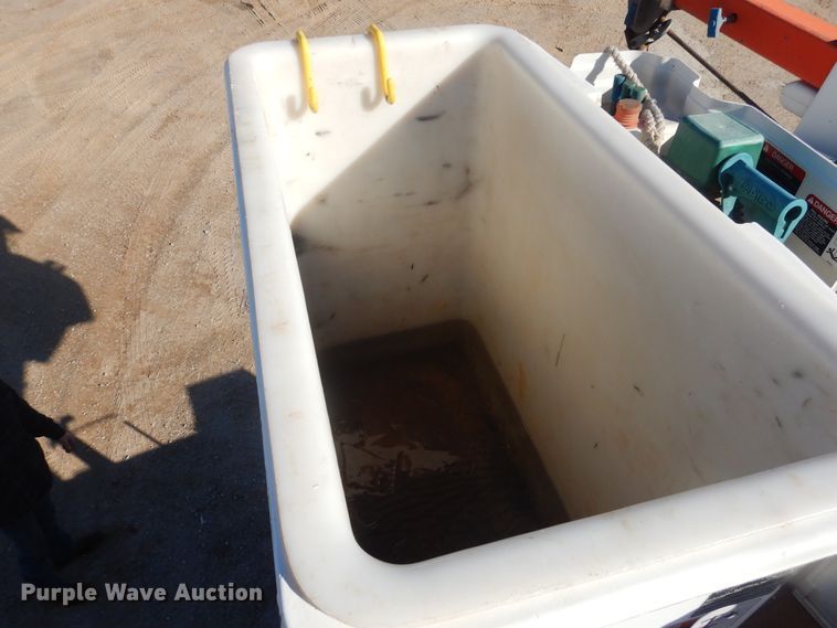 image for item DJ4910 2009 International 4300  bucket truck