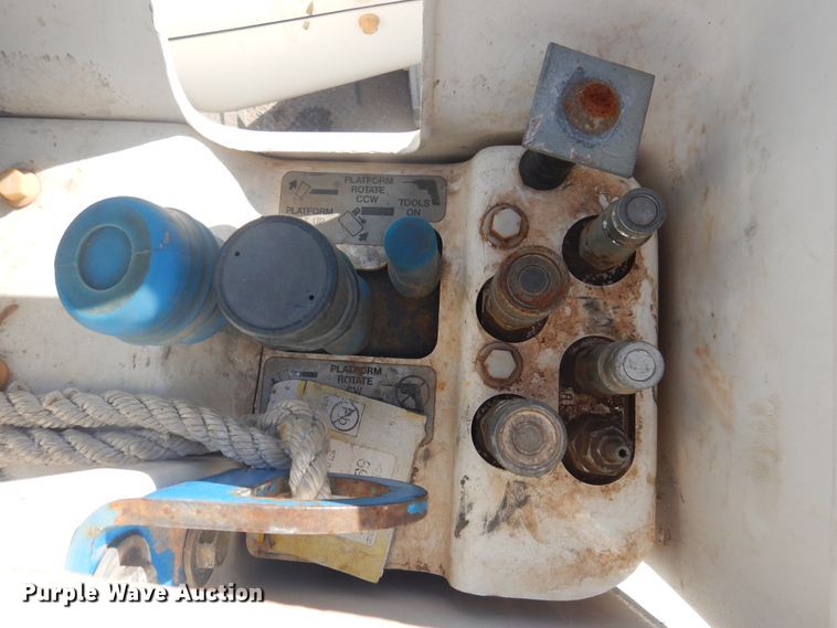 image for item DJ4910 2009 International 4300  bucket truck