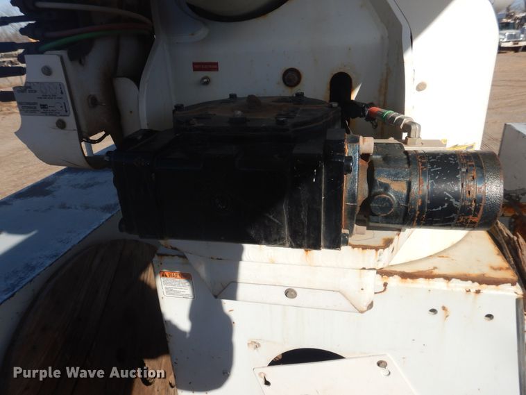 image for item DJ4910 2009 International 4300  bucket truck