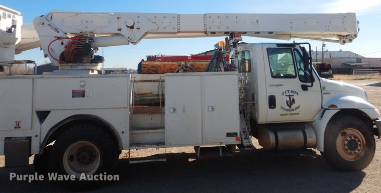 image for item DJ4910 2009 International 4300  bucket truck
