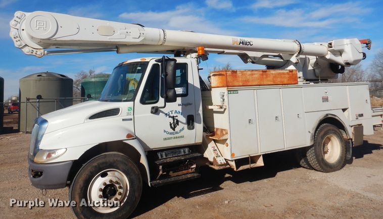 image for item DJ4910 2009 International 4300  bucket truck