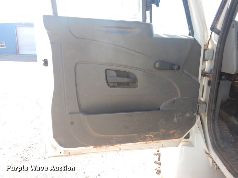 image for item DJ4910 2009 International 4300  bucket truck