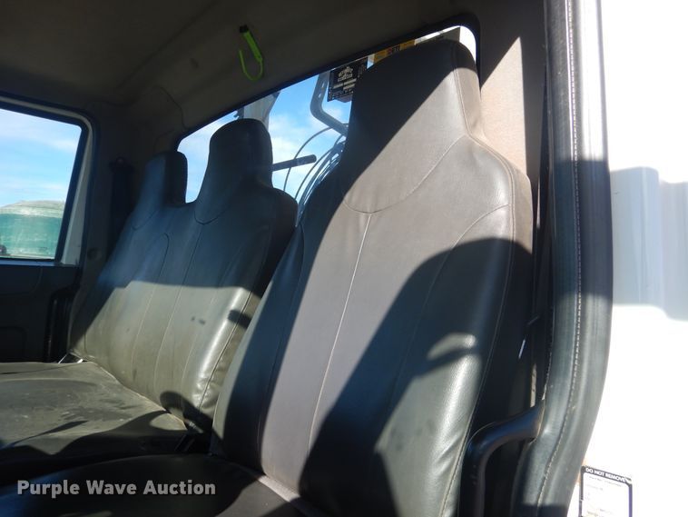 image for item DJ4910 2009 International 4300  bucket truck