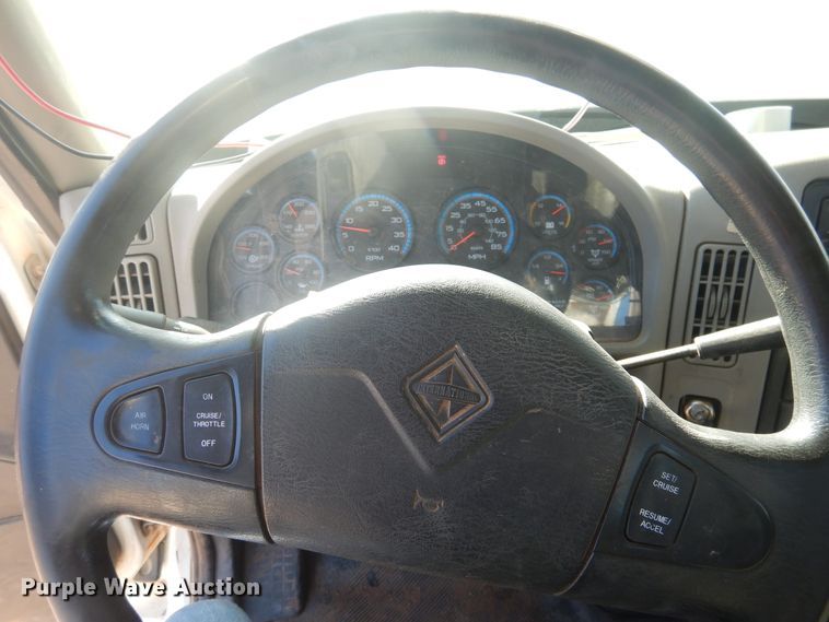 image for item DJ4910 2009 International 4300  bucket truck