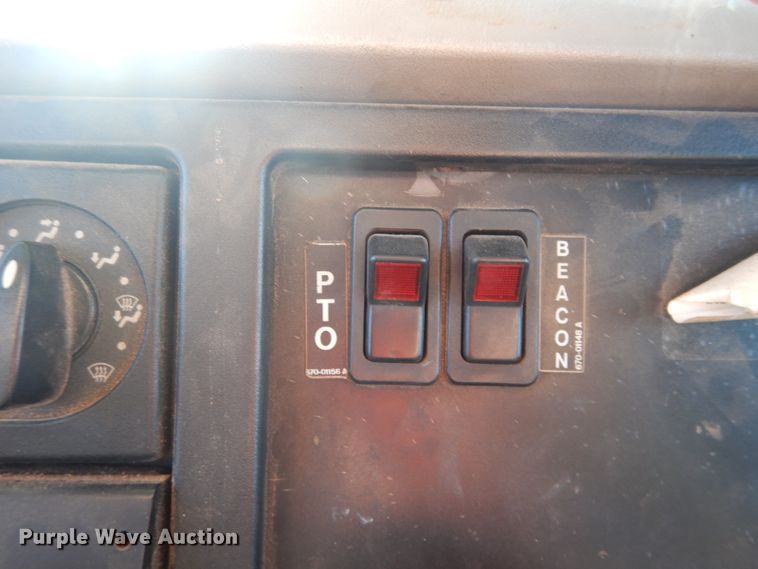 image for item DJ4910 2009 International 4300  bucket truck