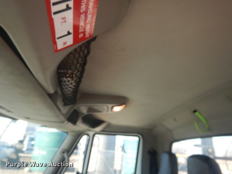 image for item DJ4910 2009 International 4300  bucket truck