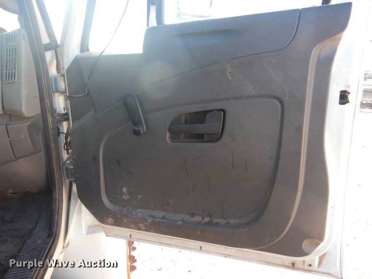 image for item DJ4910 2009 International 4300  bucket truck