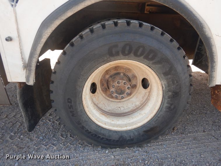 image for item DJ4910 2009 International 4300  bucket truck