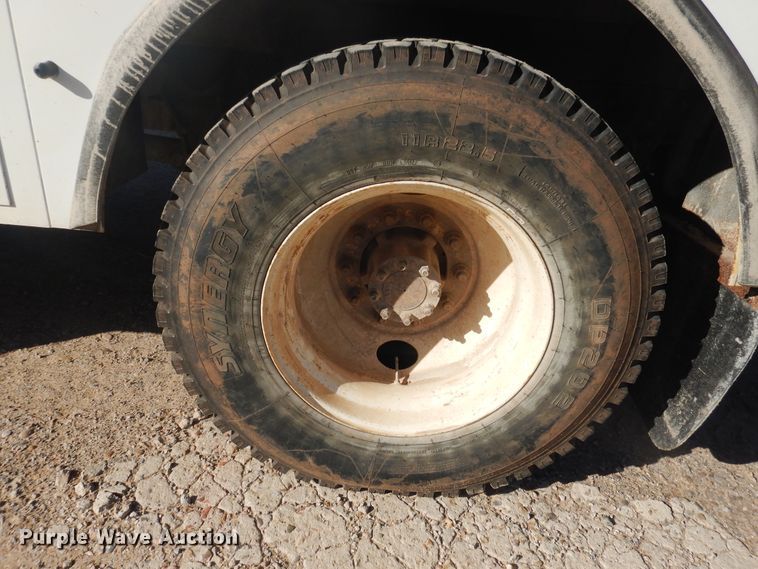 image for item DJ4910 2009 International 4300  bucket truck