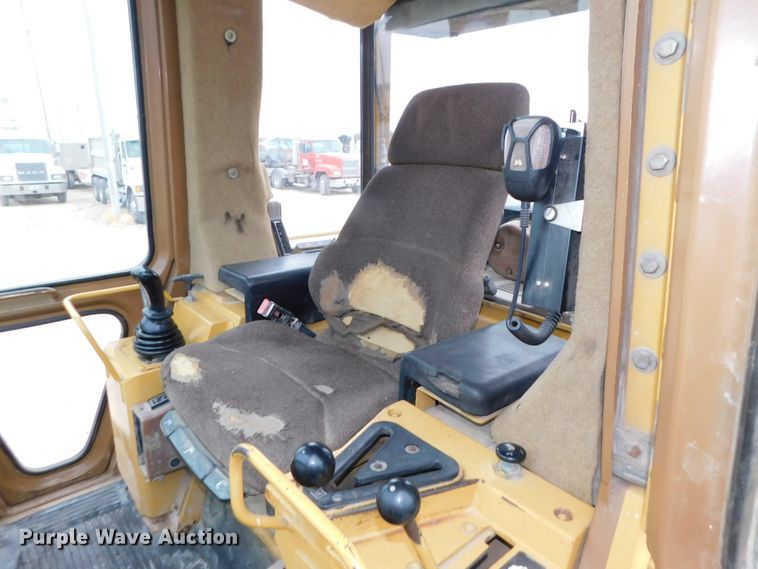 image for item DJ5886 1997 Caterpillar 963B  track loader