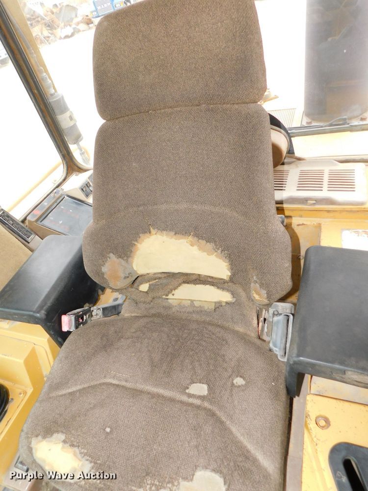 image for item DJ5886 1997 Caterpillar 963B  track loader