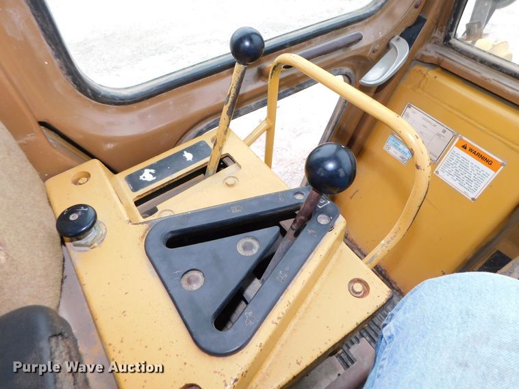 image for item DJ5886 1997 Caterpillar 963B  track loader