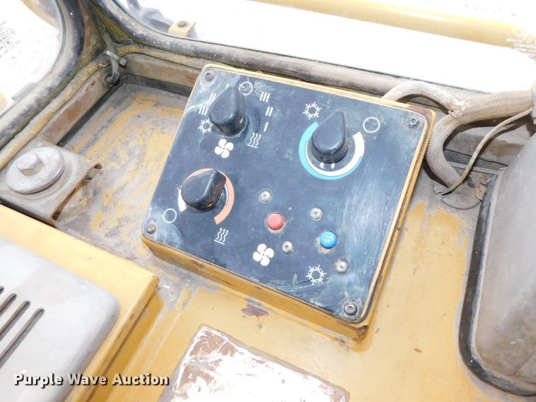 image for item DJ5886 1997 Caterpillar 963B  track loader