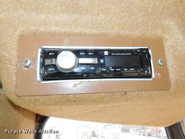 image for item DJ5886 1997 Caterpillar 963B  track loader