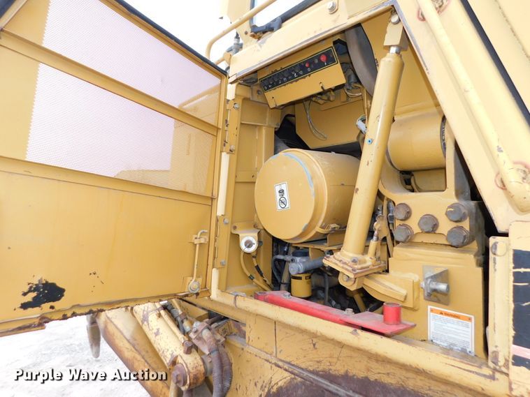 image for item DJ5886 1997 Caterpillar 963B  track loader