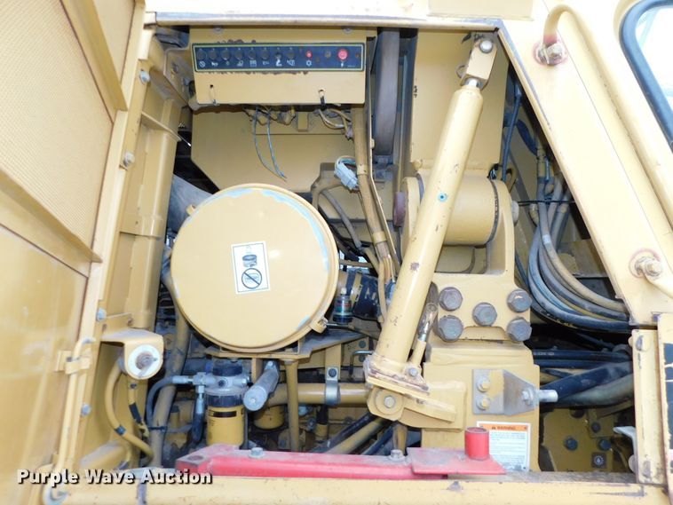 image for item DJ5886 1997 Caterpillar 963B  track loader