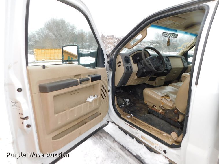 image for item DJ5897 2009 Ford F450 Super Duty XL  flatbed truck