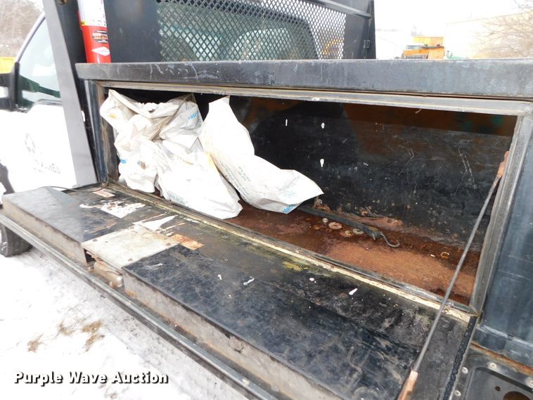 image for item DJ5897 2009 Ford F450 Super Duty XL  flatbed truck