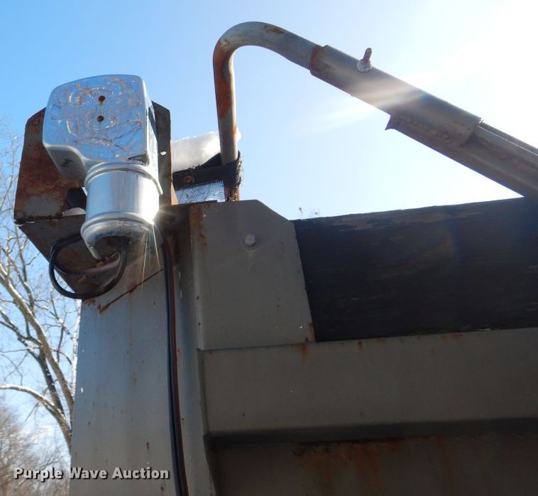 image for item DJ8575 1996 Leach end dump pup trailer