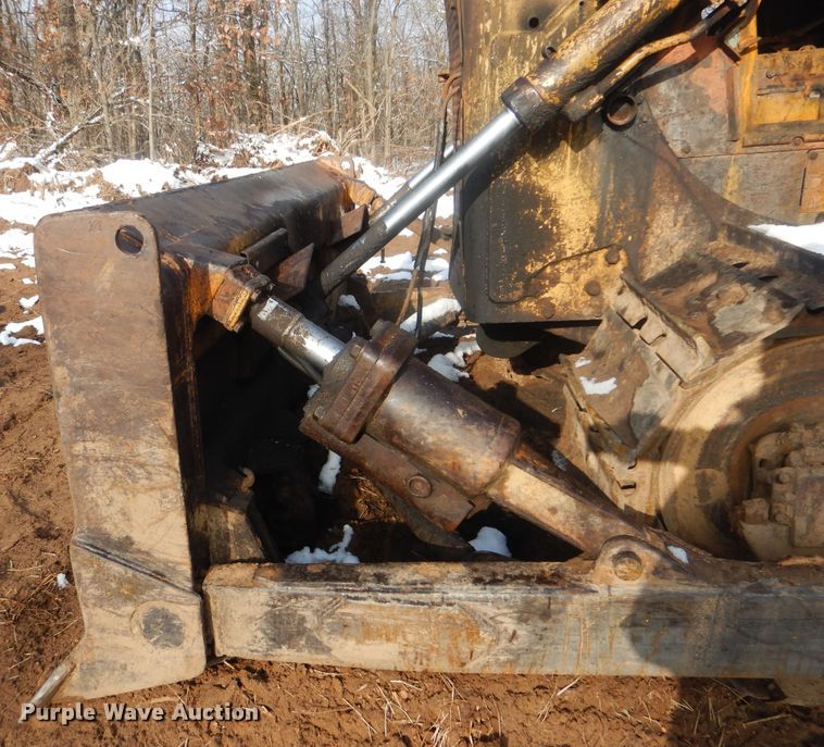 image for item DJ8577 1983 Caterpillar D6D  dozer