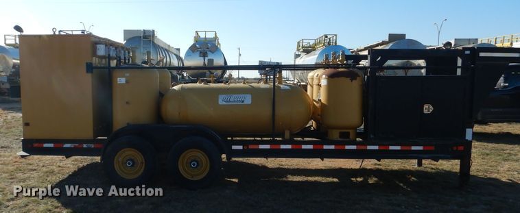 image for item DJ8819 2005 Sage flatbed trailer with pneumatic service system