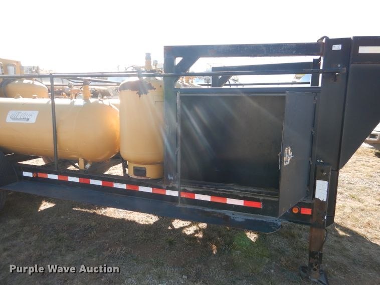 image for item DJ8819 2005 Sage flatbed trailer with pneumatic service system