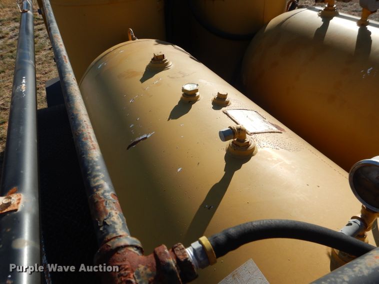 image for item DJ8819 2005 Sage flatbed trailer with pneumatic service system