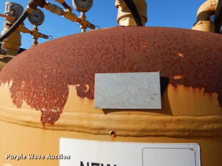 image for item DJ8819 2005 Sage flatbed trailer with pneumatic service system