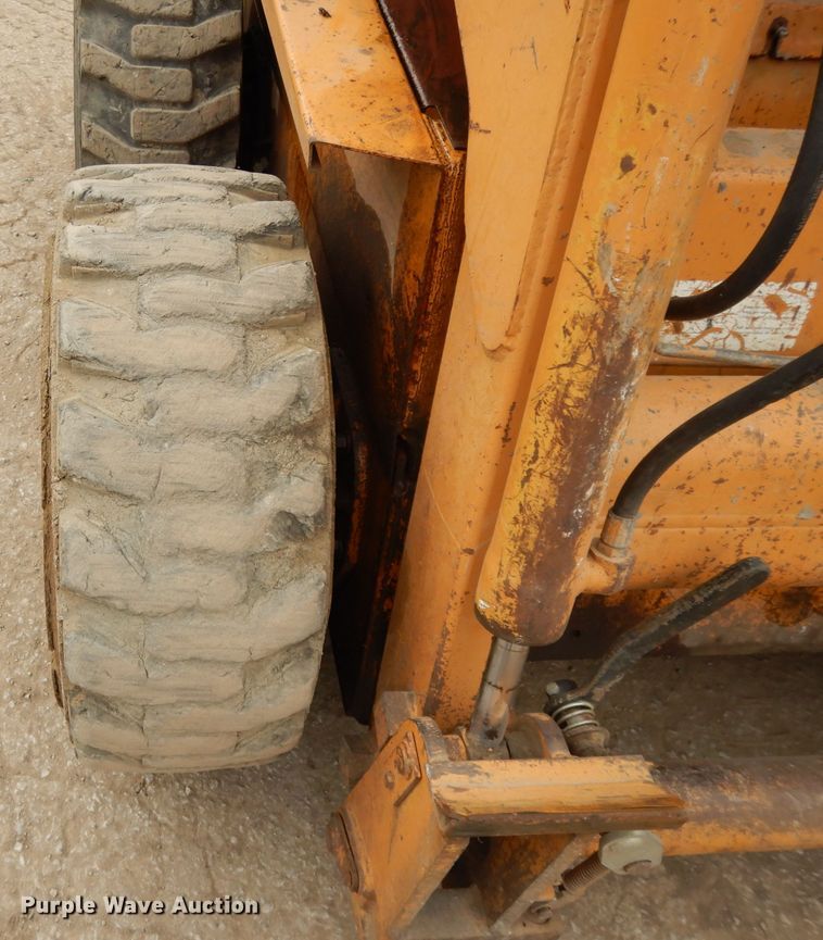 image for item DL2540 Case 1845C  skid steer loader