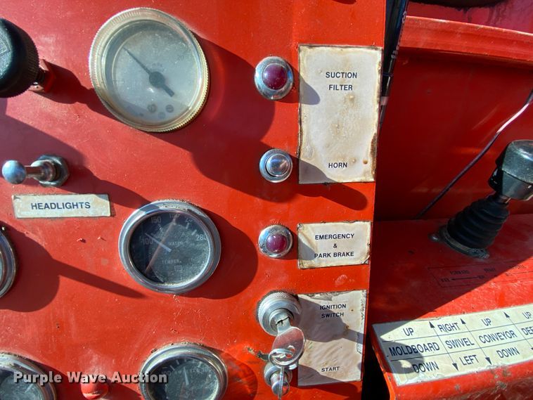 image for item EL9621 1991 Athey 712DS windrower