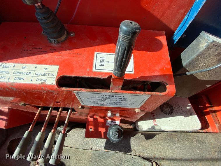 image for item EL9621 1991 Athey 712DS windrower