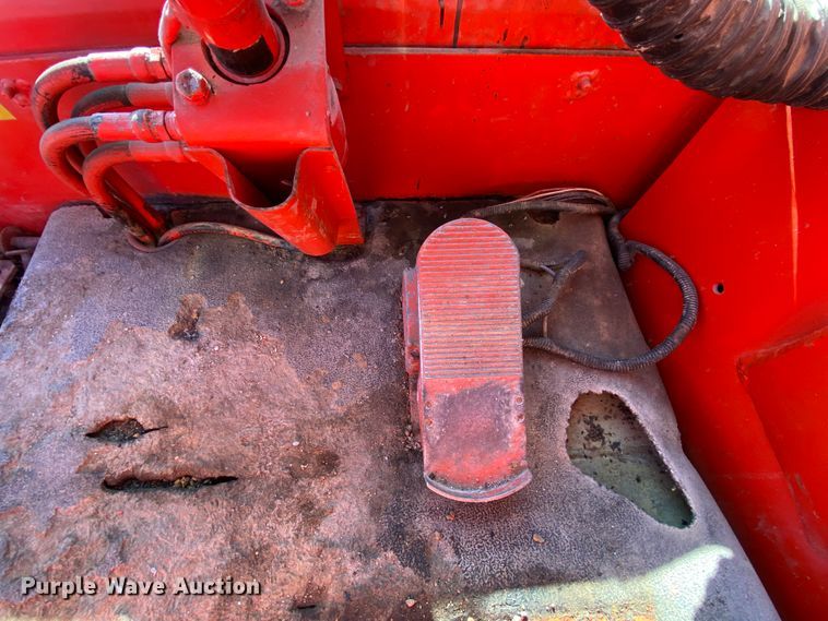 image for item EL9621 1991 Athey 712DS windrower