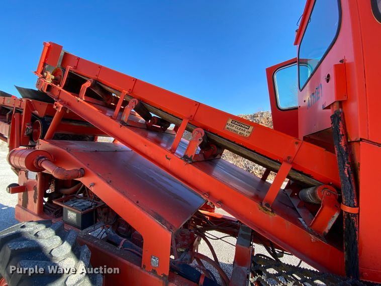 image for item EL9621 1991 Athey 712DS windrower