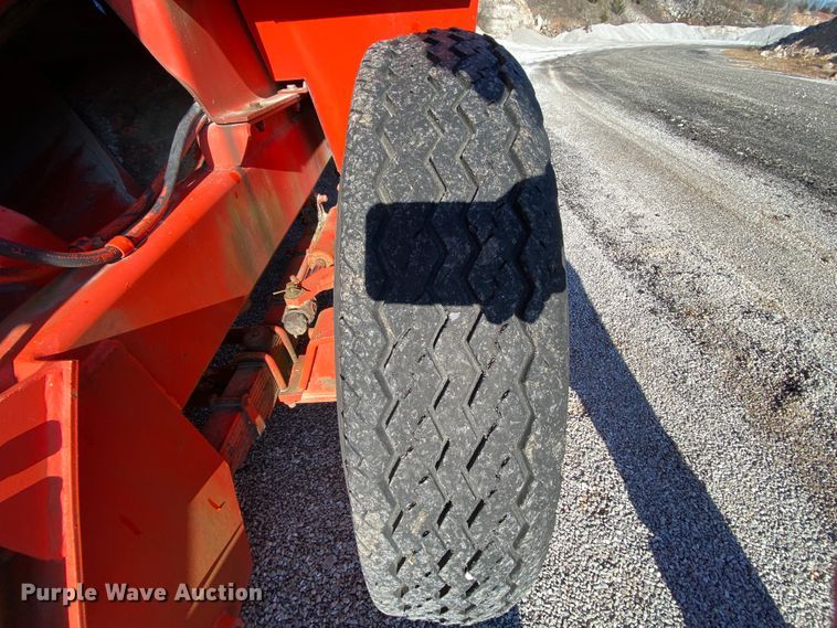 image for item EL9621 1991 Athey 712DS windrower