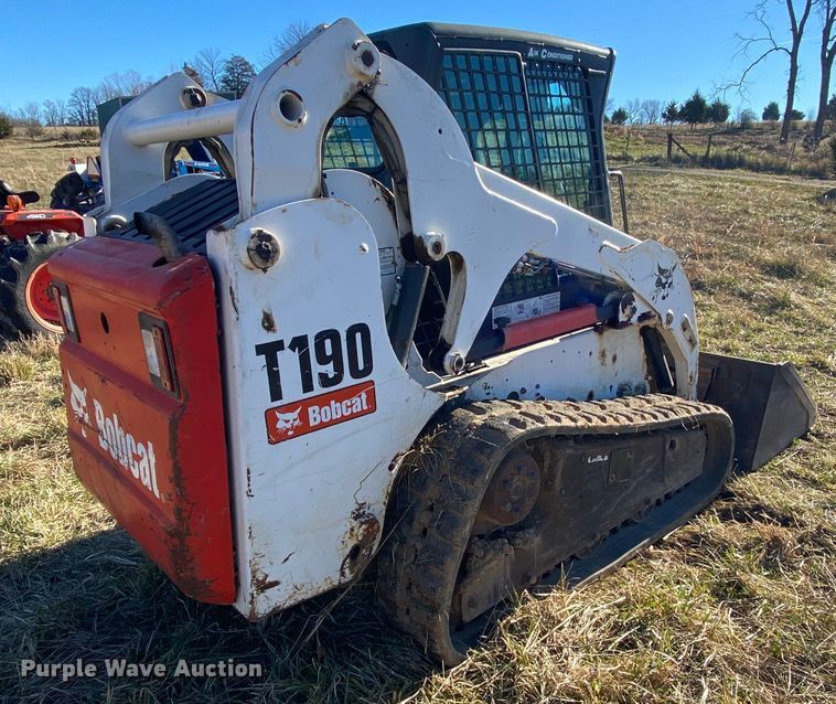 image for item EL9623 2005 Bobcat T190  tracked skid steer loader
