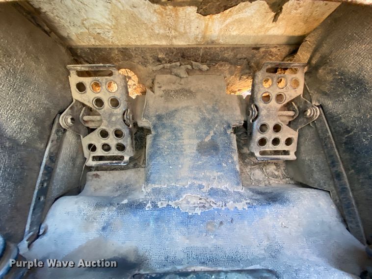 image for item EL9623 2005 Bobcat T190  tracked skid steer loader