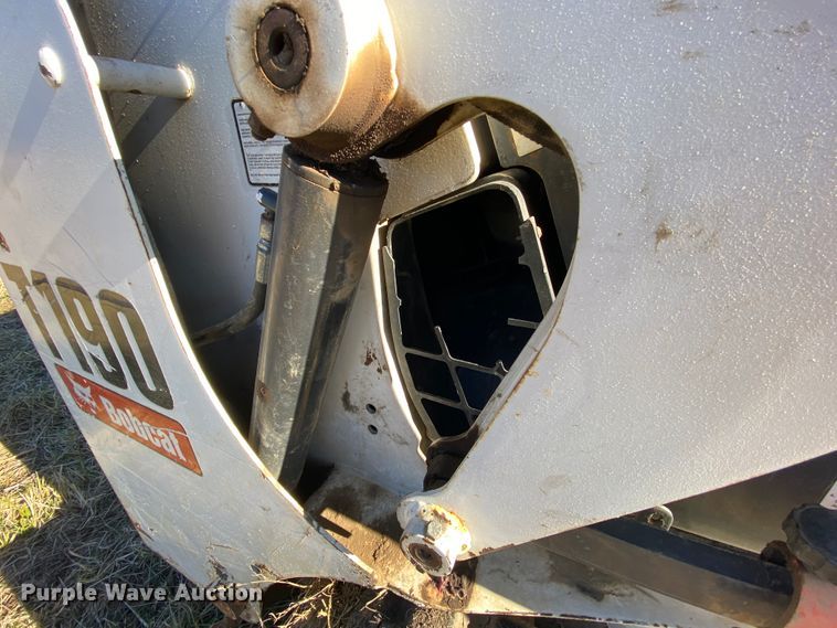 image for item EL9623 2005 Bobcat T190  tracked skid steer loader