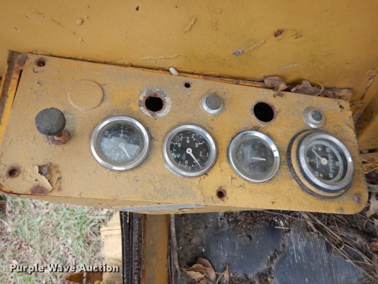 image for item EY9161 1968 Massey Ferguson MF450 excavator