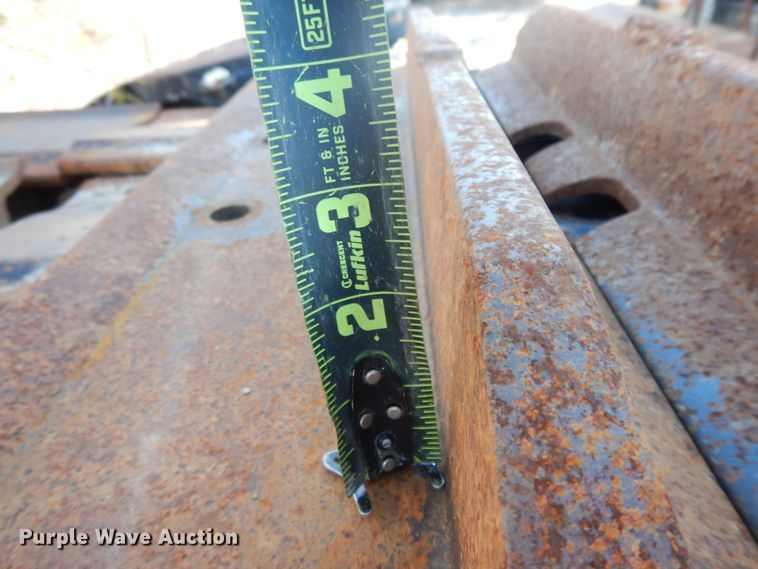 image for item GK9669 Caterpillar 336 single grouser track pads