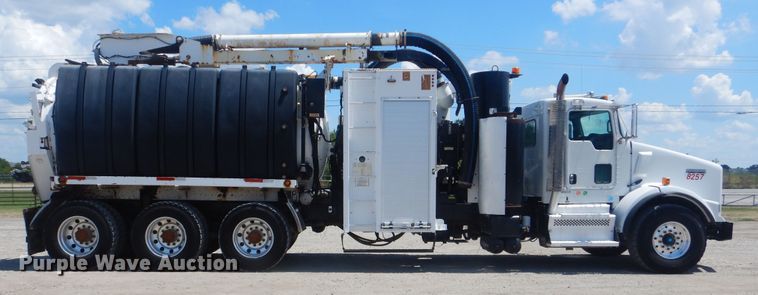 image for item GM9097 2013 Kenworth T800  vacuum truck