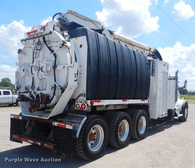 image for item GM9097 2013 Kenworth T800  vacuum truck