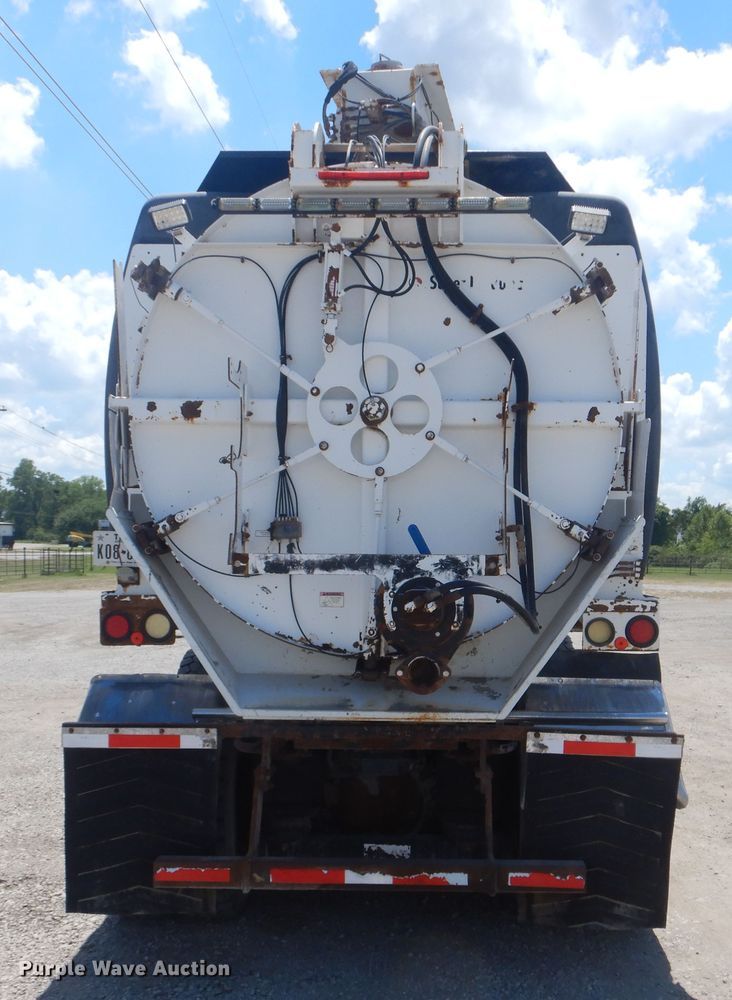 image for item GM9097 2013 Kenworth T800  vacuum truck