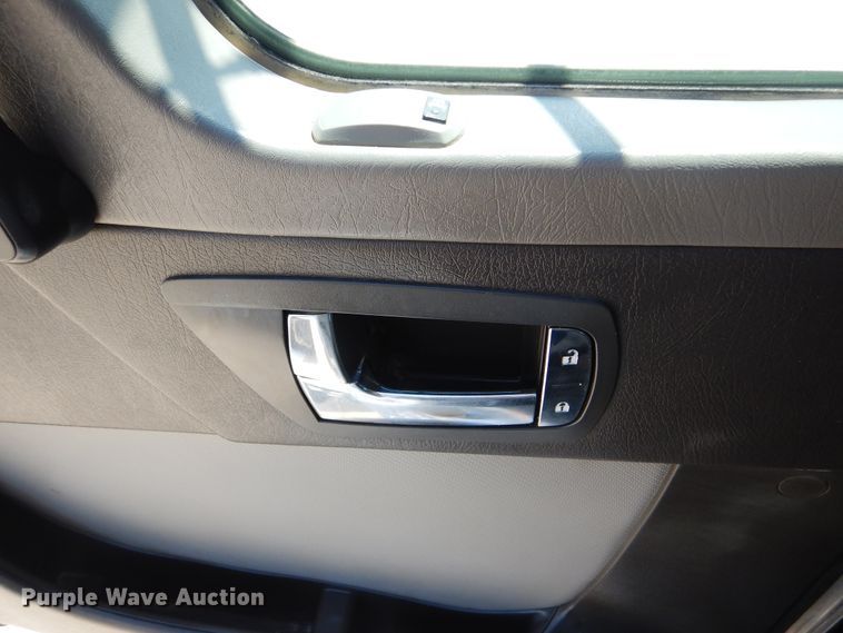 image for item GM9097 2013 Kenworth T800  vacuum truck