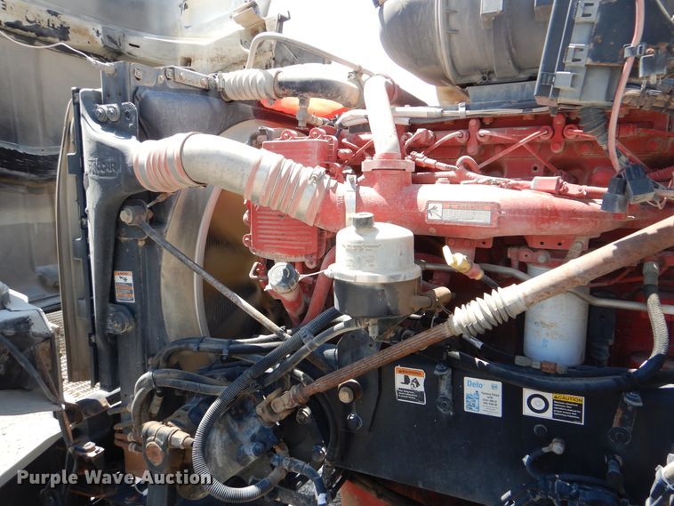 image for item GM9097 2013 Kenworth T800  vacuum truck